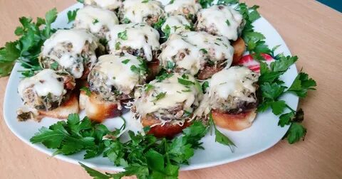 Шампиньоны сыр зелень