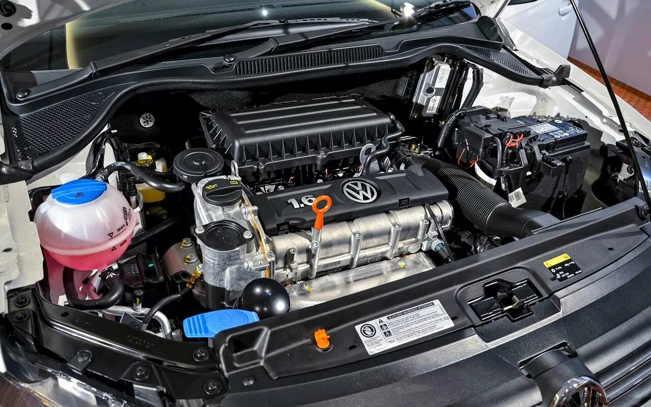 Двигатель volkswagen cfna. Фольксваген поло ДВС 1.6. Мотор поло седан 1.6 105 л.с. Двигатель 1,6 MPI Volkswagen Polo. Мотор Фольксваген поло 1.6 2013.