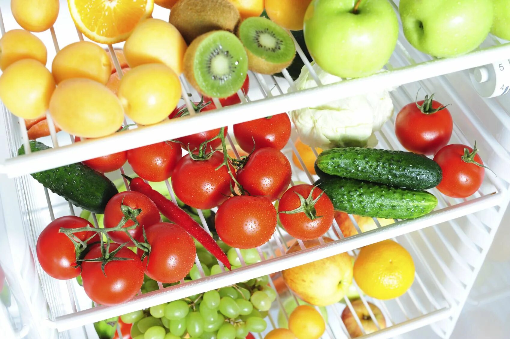 Свежие овощи и фрукты. Фрукты в холодильнике. Холодильник для хранения овощей и фруктов. Хранение свежих овощей в холодильнике. Фруктовые холодильники