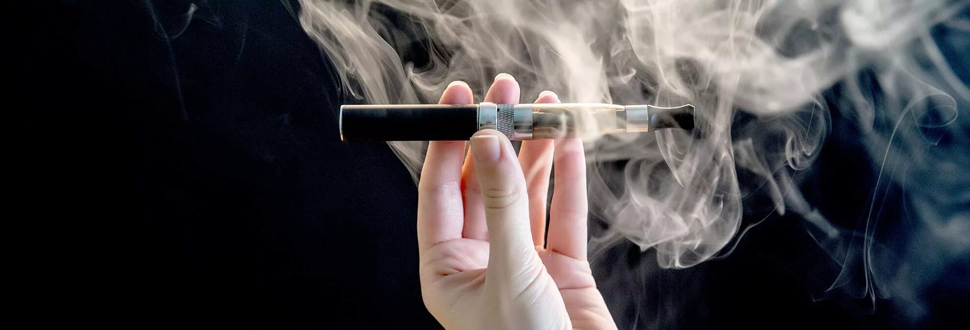 Дымящая сигарета. Smoke cigarette отзывы. Smoke cigarette отзывы. Дым сигарет. Свет от сигареты.