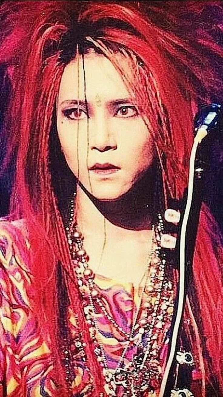 Косплей тоши x japan. Hide 10. Школьница косплей япония. Японский певец хиде. Хидэто мацумото.