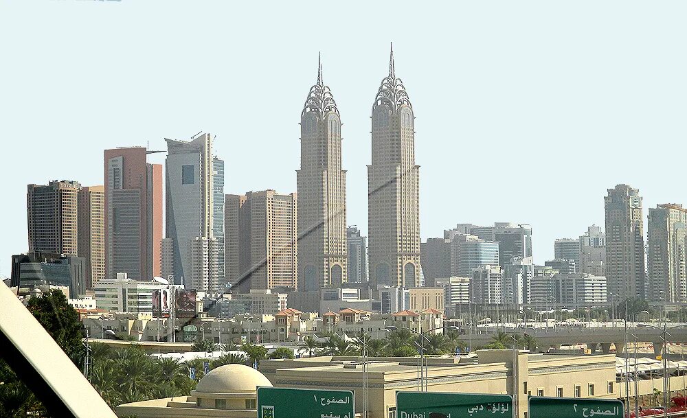 Дубай интернет сити. Парк Дубай Медиа Сити. Дубай башни Аль- Казим. Парк Дубай Медиа Сити фото.