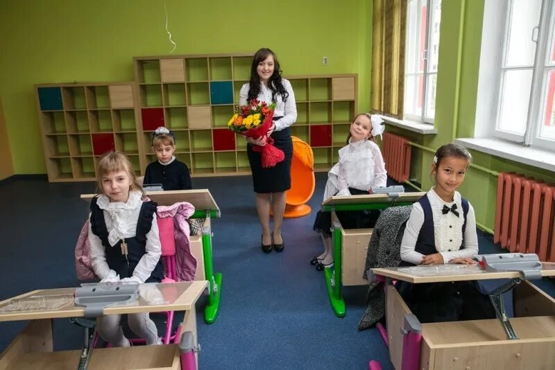 Мурманская языковая школа официальный сайт мурманск. Открытие студии английского языка. Школы английского мурманск. Мурманская языковая школа. Мурманская языковая школа фото.