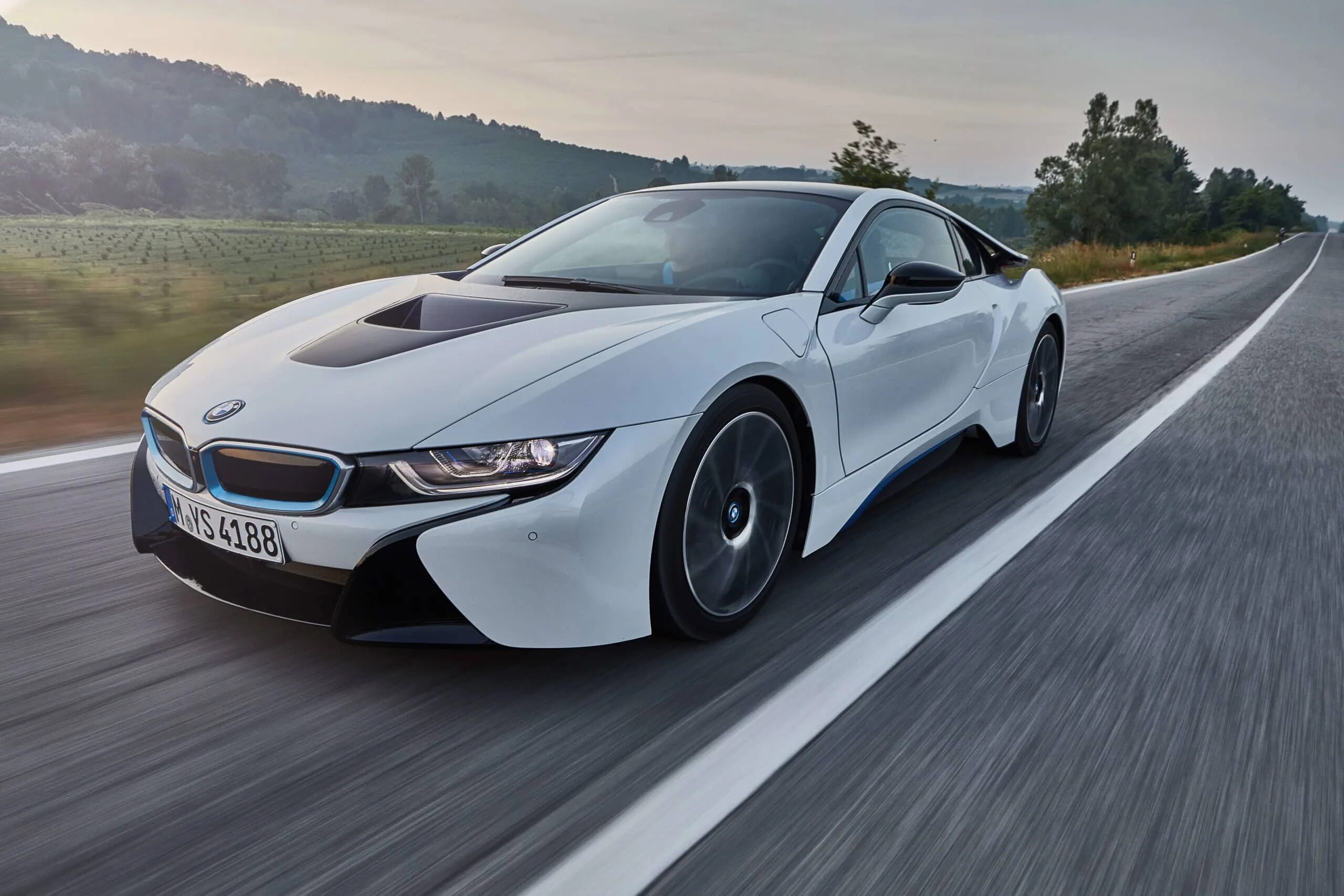 Б м в а й 8. BMW i8 2017. BMW i8 EDRIVE. BMW i8 Coupe 2018 sportscar. БМВ i8 2022.