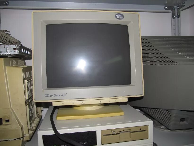 Монитор GOLDSTAR 14 монитор. ЭЛТ-монитор 2000. Sony 21" ЭЛТ мониотор. Асер ЭЛТ монитор. Купить старый монитор