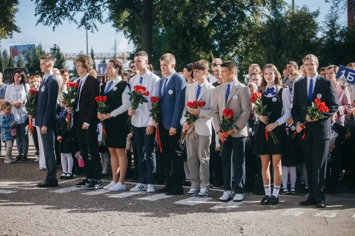 Школа 10 бобруйск. Бобруйск школа 1. Форма в гимназии. Бобруйск школа 20. Форма для учителей.