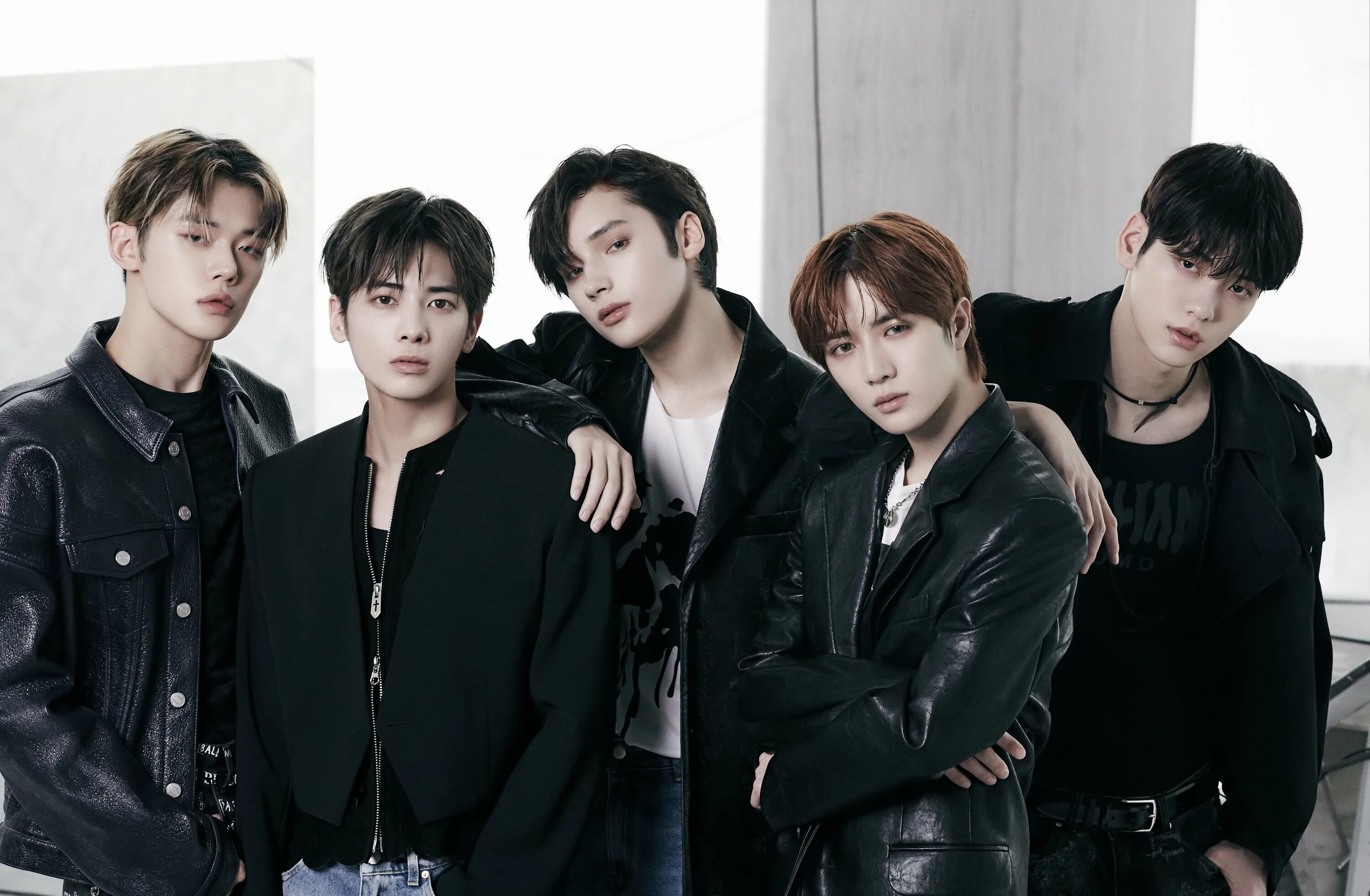 Ateez inception. Стенить. Еласт кпоп. Стэнить. Стэнить.