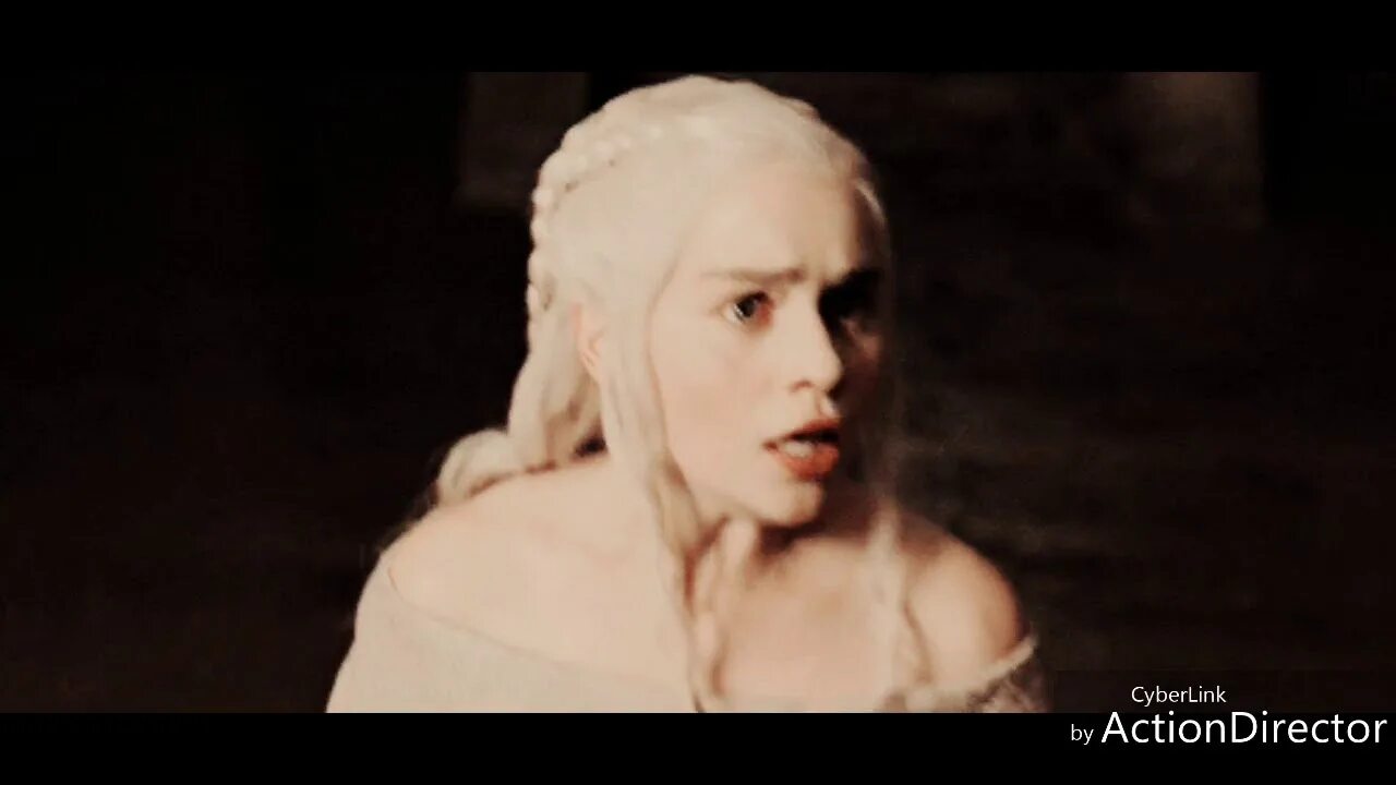 Игра престолов даэнерис. Помощницы дейенерис таргариен. Дейенерис таргариен с драконами. Дейенерис таргариен дублерша. Игра престолов дейнерис гиф.