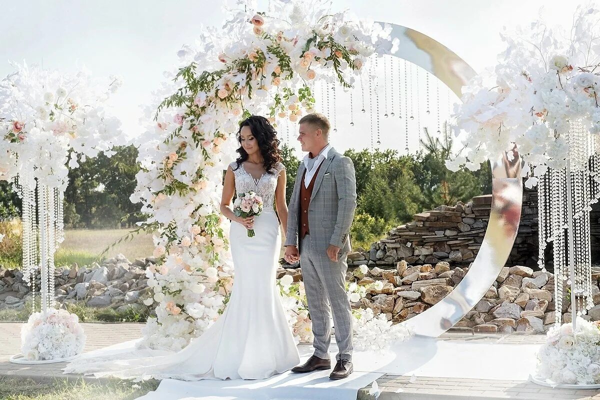 Арка для свадьбы. Свадебная арка из веток. Арка "свадебная". Арка "свадебная". Свадебные арки для выездной регистрации.