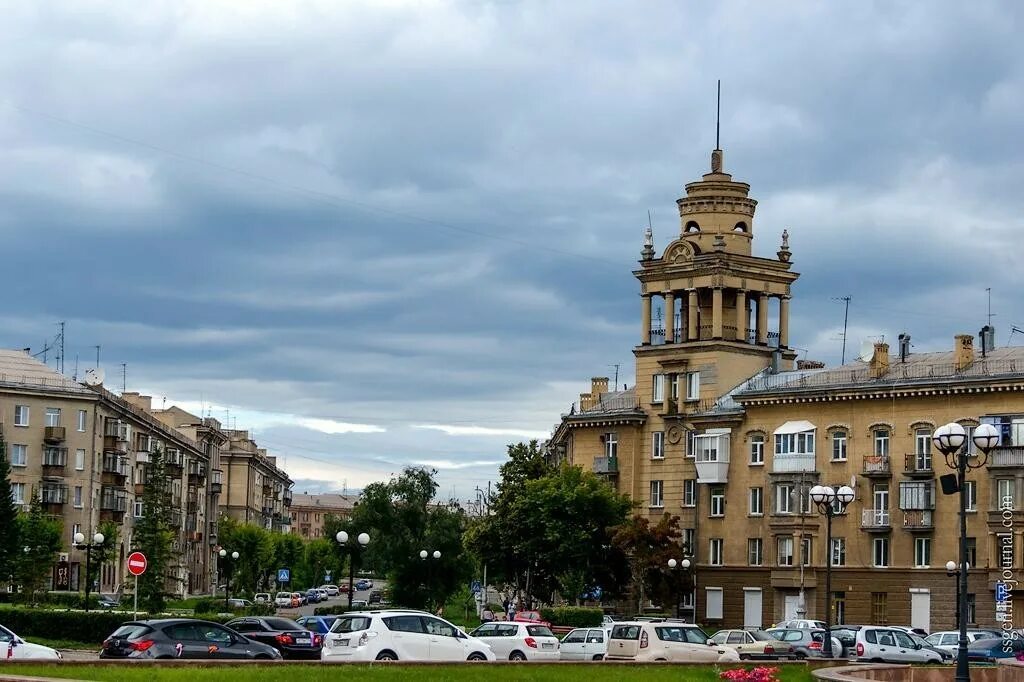 Город магнитогорск ленинский район. Магнитогорск центр города. Магнитогорск Ленинский район архитектура. Архитектура города Магнитогорска. Современный Магнитогорск.