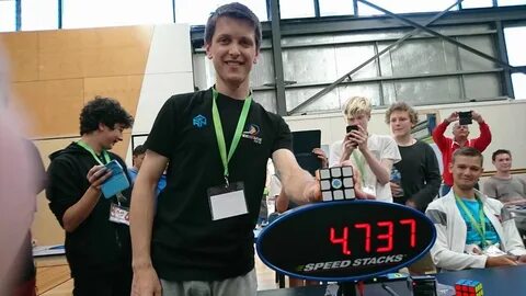 Rubiks Cube World Record Broken After Just 5 Weeks With Stunning 4.373 Time...