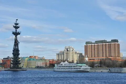 На берегу какой расположена москва
