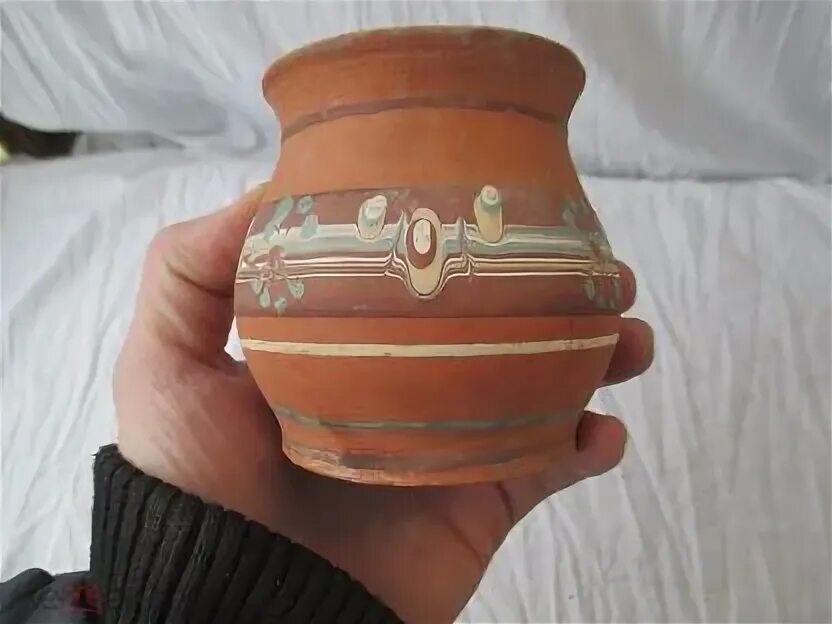 Гончарный горшок. Старинные горшки из глины. Горшок глиняный старинный. Горшок глиняный старинный. Древний глиняный горшок.
