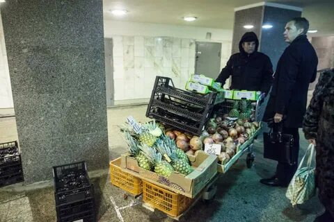 Торговля в переходе