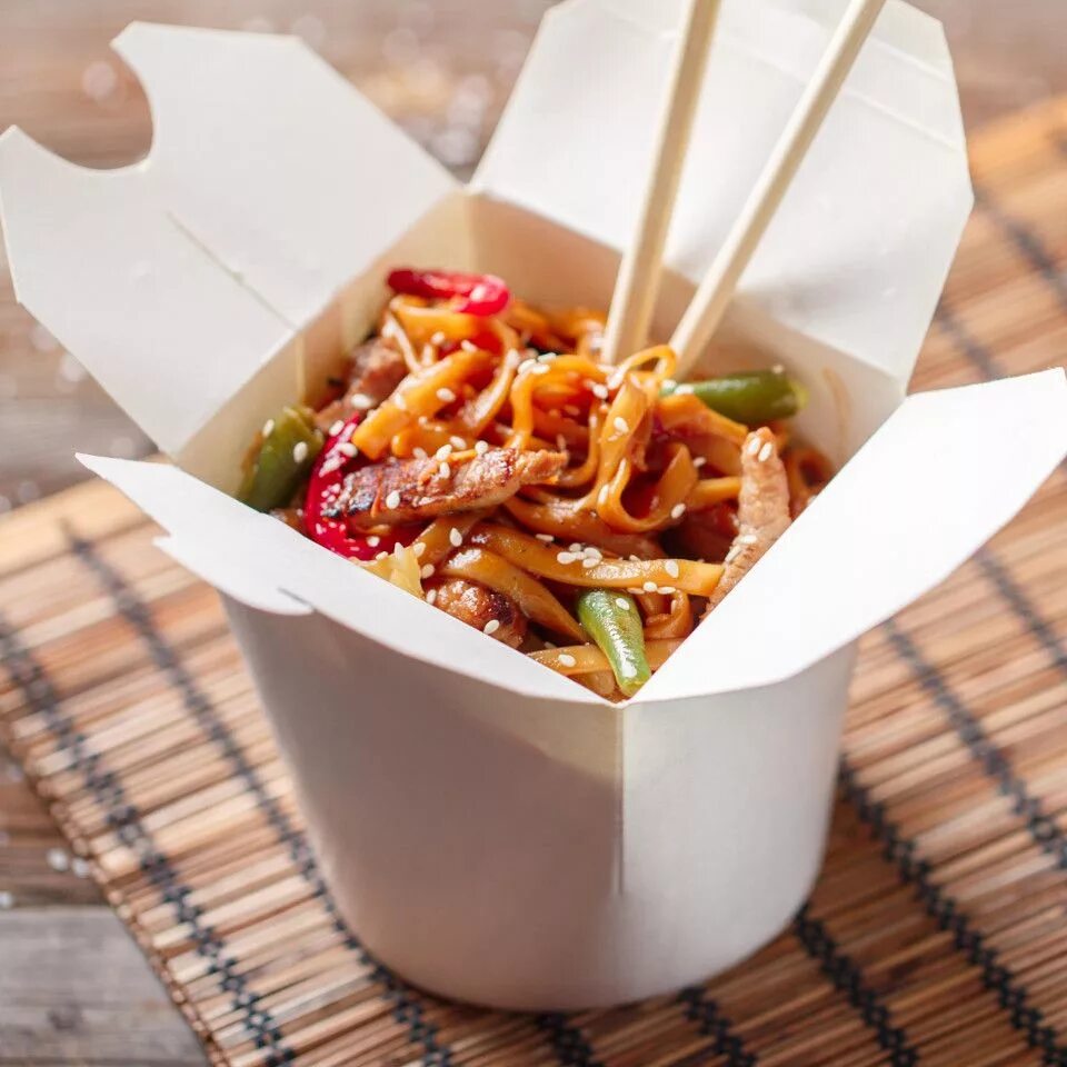 Вок в коробочке. Вок удон. Вок еда. Вок лагман. Приготовление вок.