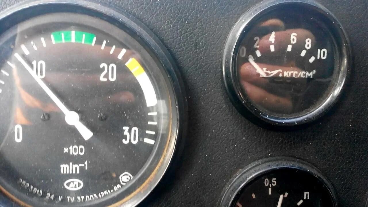 Давление масла при повороте. Д 245 давление масла. какое давление масла должно быть в двигателе д 245. давление двигателя маз 245. какое должно быть давление в двигателе масла двигателя д-245.