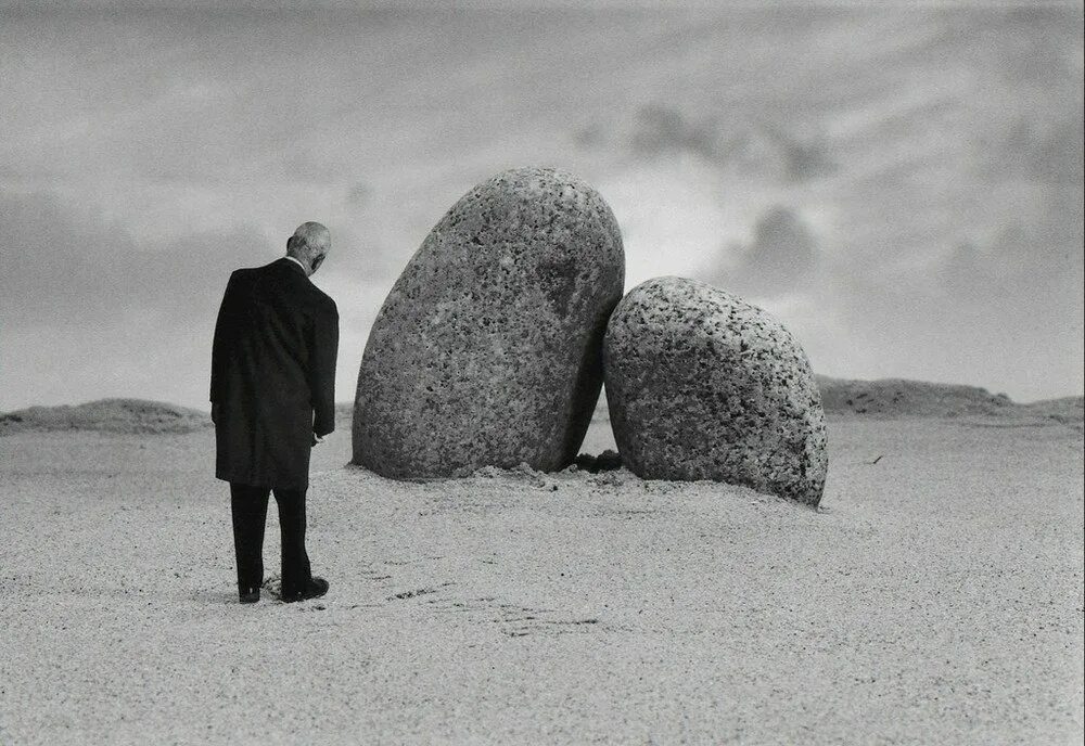 Несчастье окружающее. Жильбер Гарсен. Жильбер Гарсен фотограф. Жильбер Гарсен картины. Философские картинки.