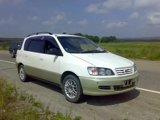 Тойота Ипсум 1998. Тоёты Ипсум 1998. Тойота Ипсум 1998 года. Toyota ipsum 1 поколение.