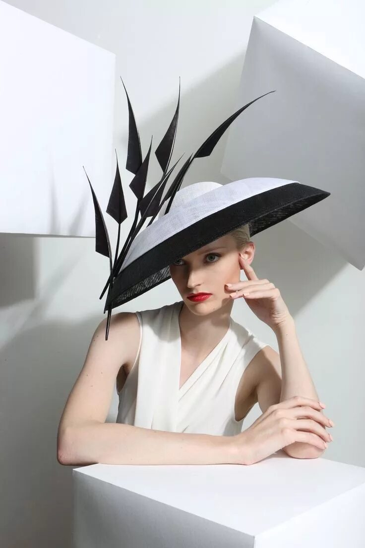 Philip Treacy шляпы. Шляпка - Philip Treacy. Шляпы Филиппа Трейси. Шляпы на работе