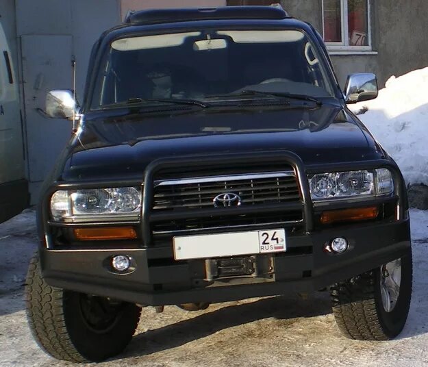 Купить крузер 80 дизель. Toyota Land Cruiser 80. Силовой бампер на Тойота ленд Крузер 80. Передний силовой бампер на Land Cruiser 80. Силовой бампер Тойота Ланд Крузер 80.