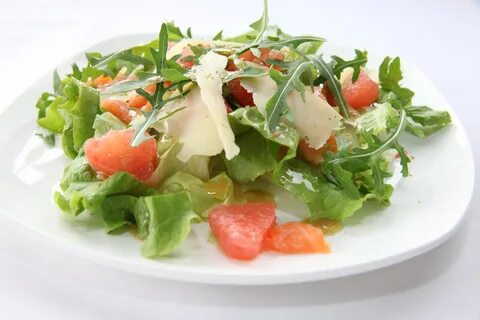 Салат с рукколой и грейпфрутом