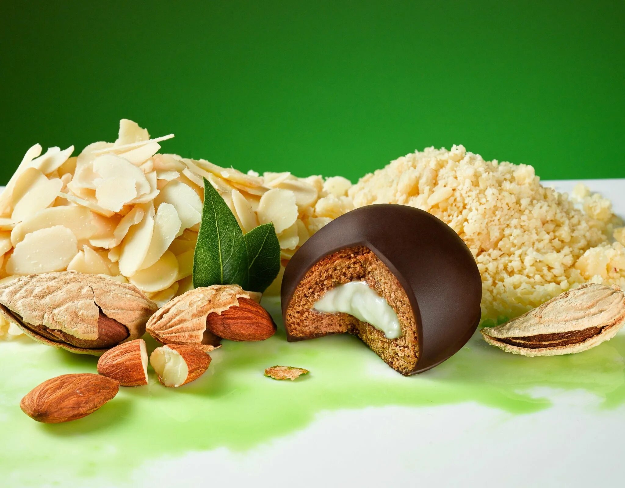 марципан орех. марципан с миндалем. крокан десерт. марципан орех фото. марципан орех.