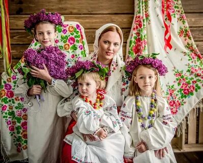 Национальный костюм семья