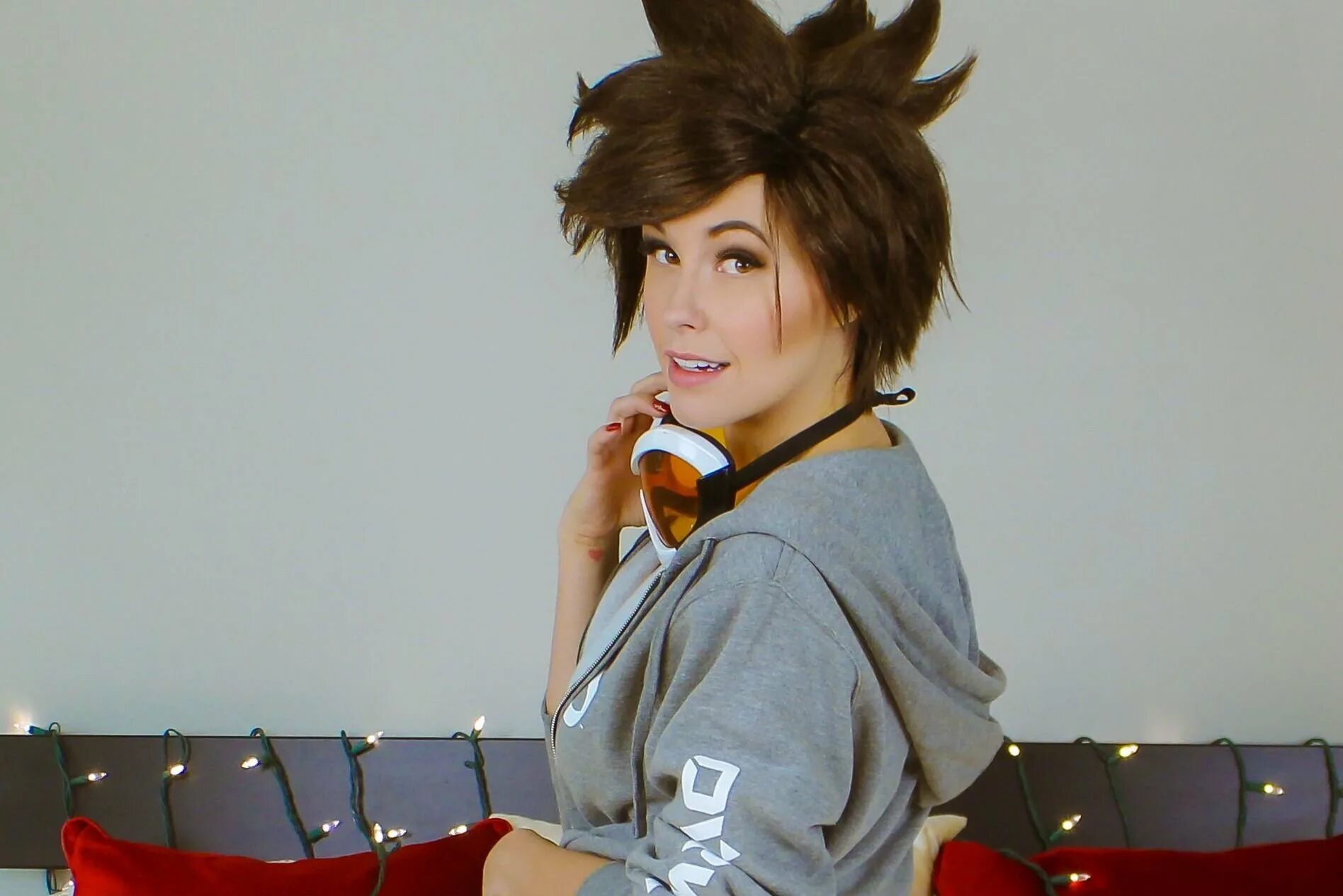 Meg turney. Meg Turney Tracer. Tracer Cosplay - meg Turney.