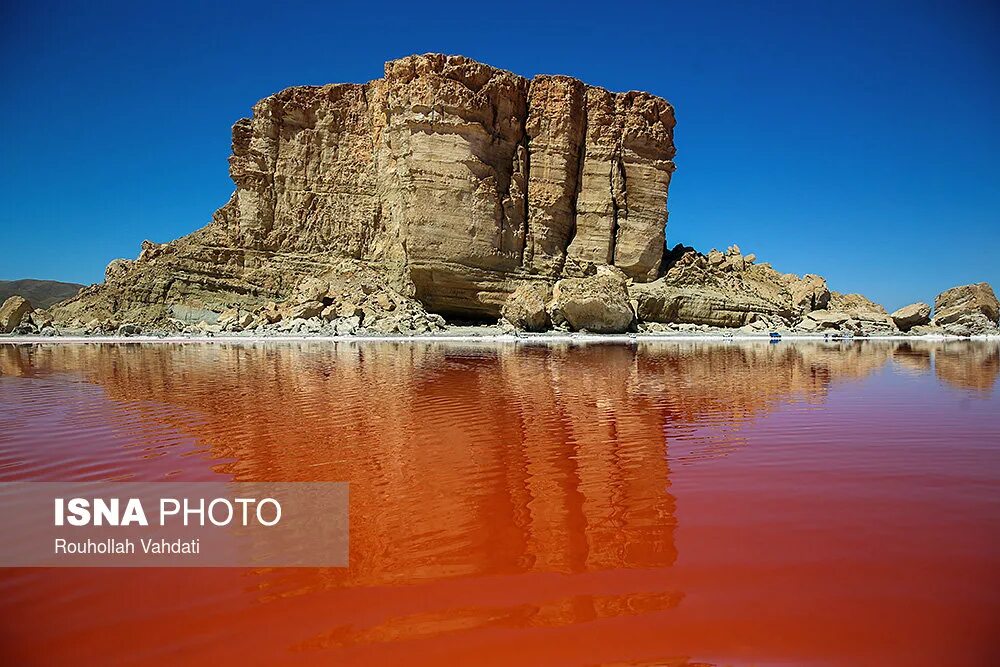 Лечебные свойства озер. Озеро Урмия. Озеро Урмия Иран. Национальный парк озера Урмия. Розовое озеро Урмия.