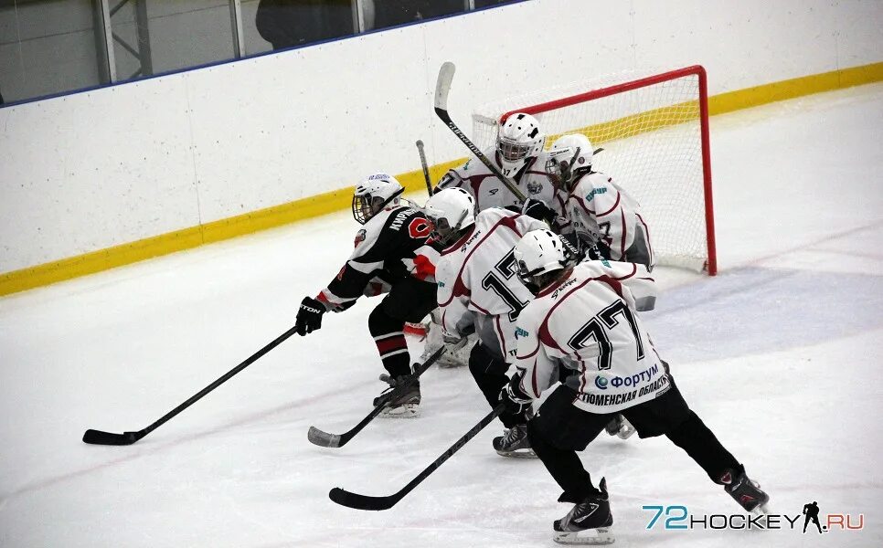 тюменский легион 2005 картинки красивые. белые медведи тюменский легион. хоккейная форма тюменский легион. белые медведи тюменский легион. хк белые медведи форма.