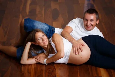 На жене лежит другой