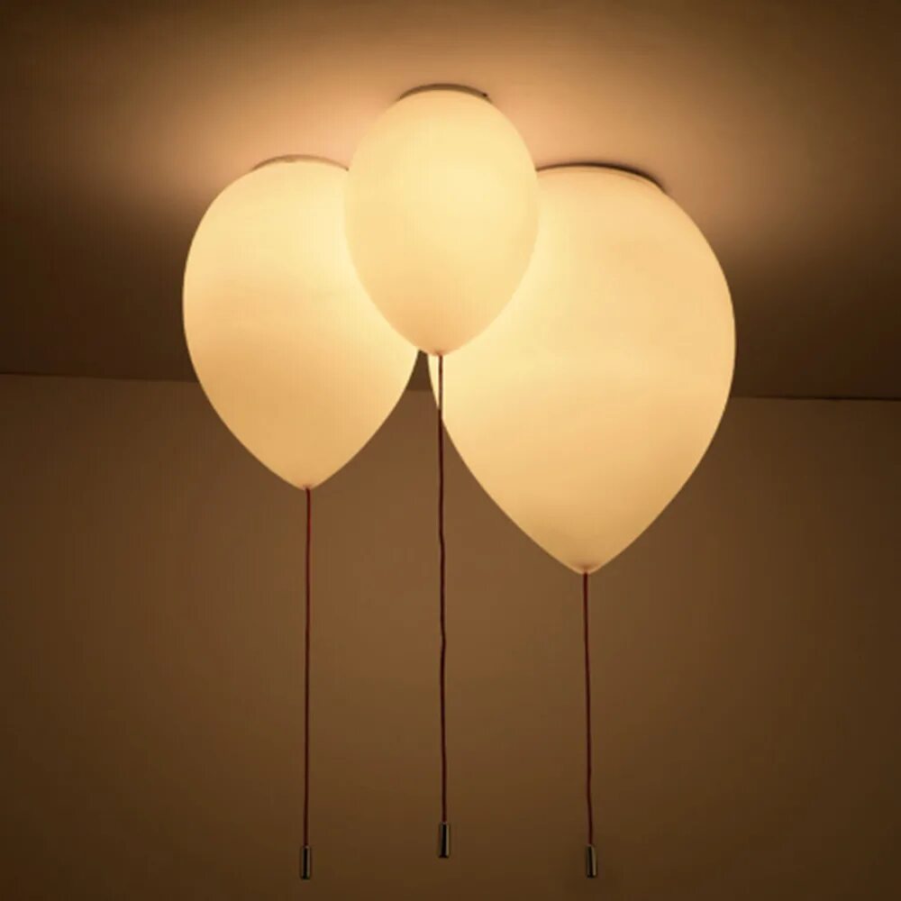 Лампа с шарами. Необычные люстры. Светильники шары. Светильник шарик. Светильники в виде воздушных шаров.