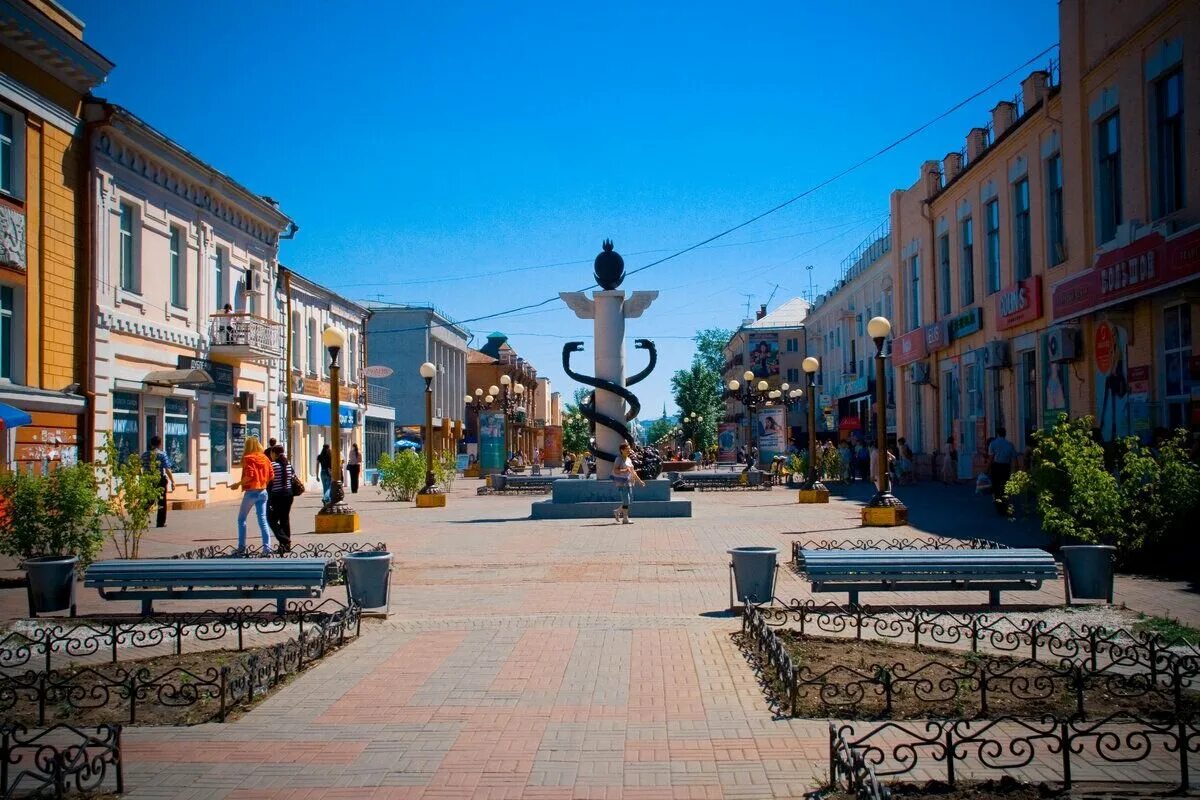 Города сибири улан удэ. Арбат Улан-Удэ. Памятник на Арбате Улан Удэ. Улица Ленина Улан-Удэ. Арбат в Улан-Удэ Центральная улица.