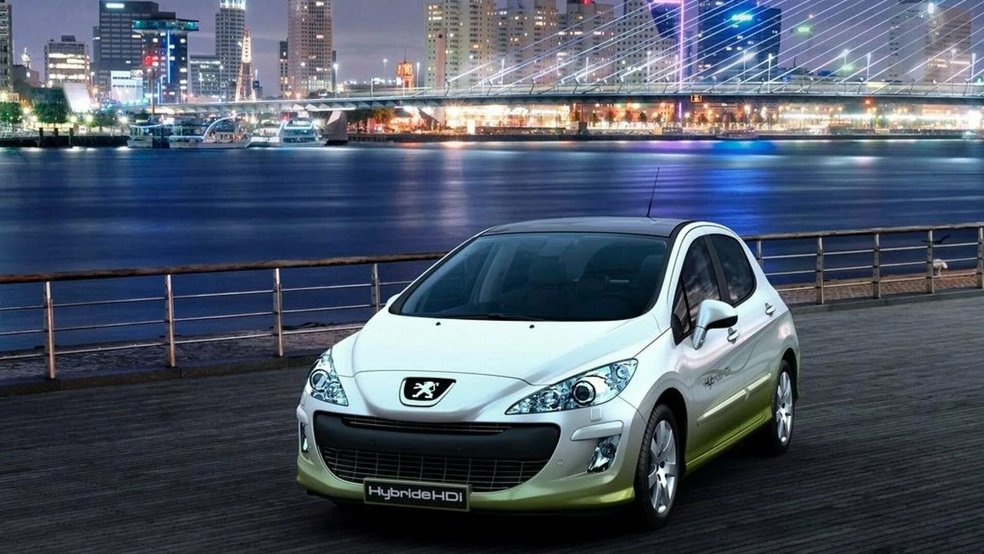 Какое пежо лучше купить. Peugeot 308. Пежо марка 308. Пежо 308 Франция. Peugeot 308 2008.