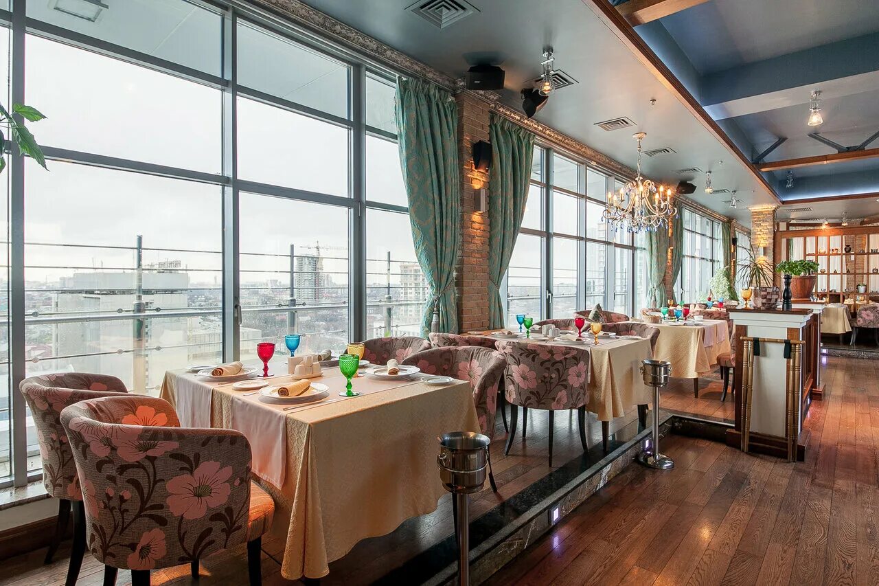 зал библиотека ресторан пушкинист краснодар. ресторан краун плаза краснодар. краснодар ресторан в москве можайское шоссе. ресторан пушкинист краснодар фото. самый лучший ресторан краснодара.