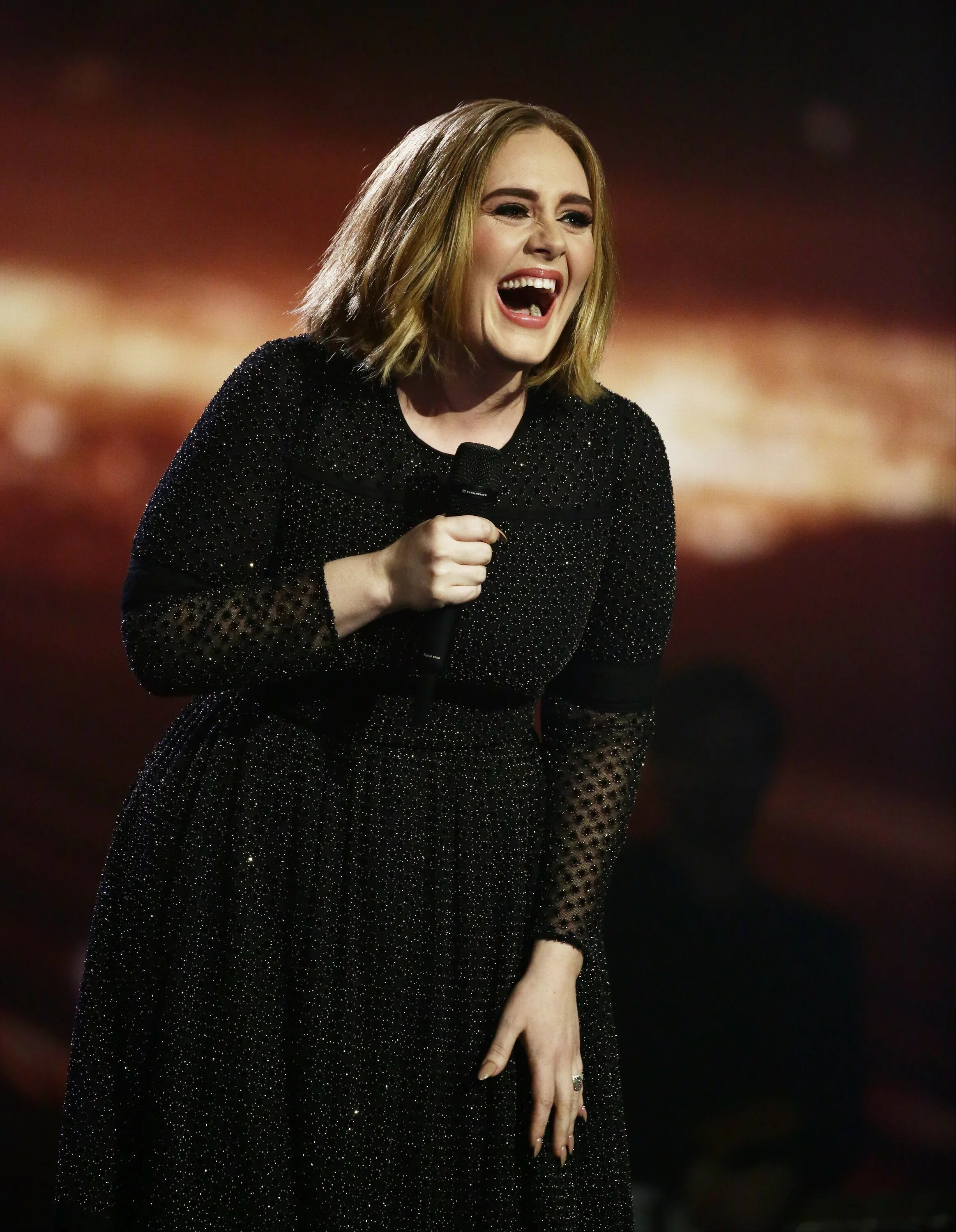 Певица поет английская. Adele 2006.