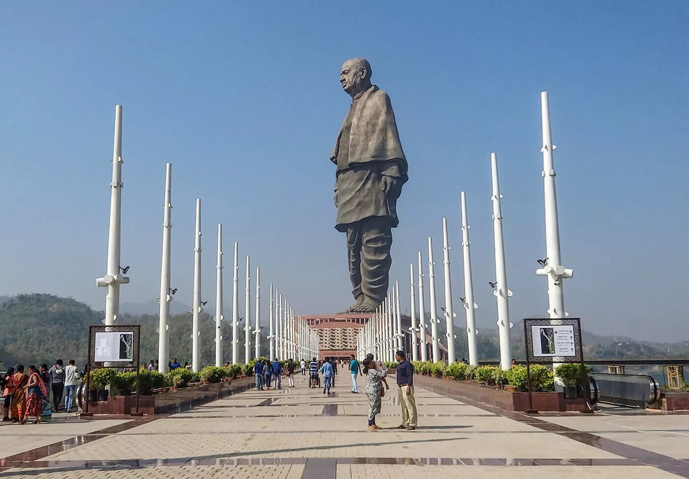 Самый большой памятник. State of Unity Индия. Statue of Unity India. Высокий памятник. Статуя единства в России.