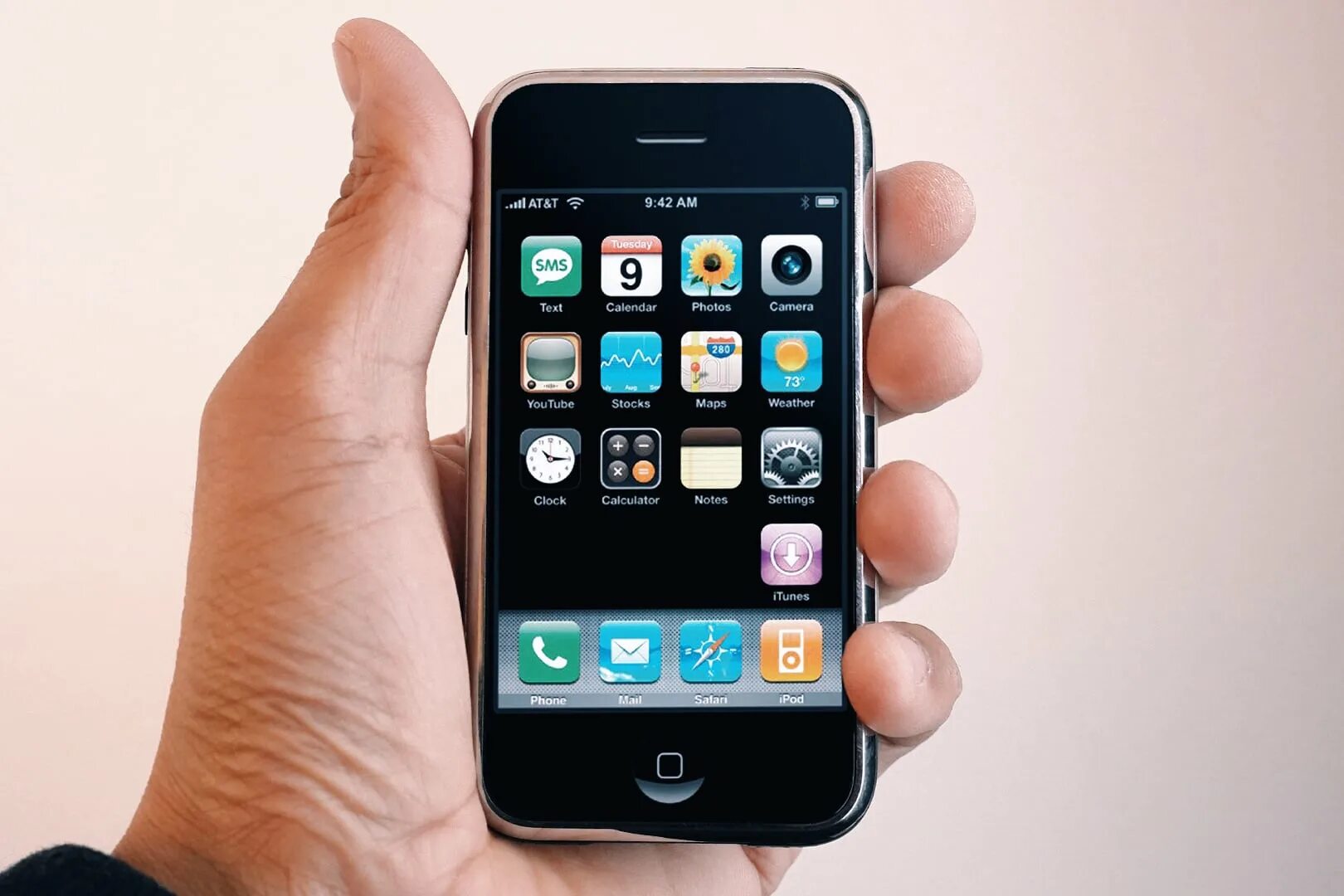 Каким представляли дизайнеры первый смартфон Apple: 10 концептов