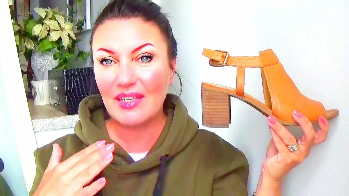 Ksana oksana. Ксана визион. Ксана визион ютуб. Ксана сергиенко альбомы. Ксана сергиенко.