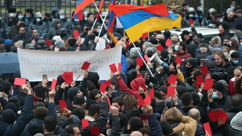 Митинг армении против пашиняна. Митинг ереван 2018. Антироссийские митинги в армении 2021. Армения кризис. Митинги в армении.