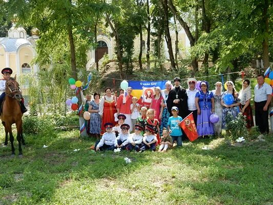 Слобода Петровка Мясниковского района. Подворье Свято Иверского монастыря Петровка. Петровка монастырь Ростовская область. Петровка мясниковский район ростовская область