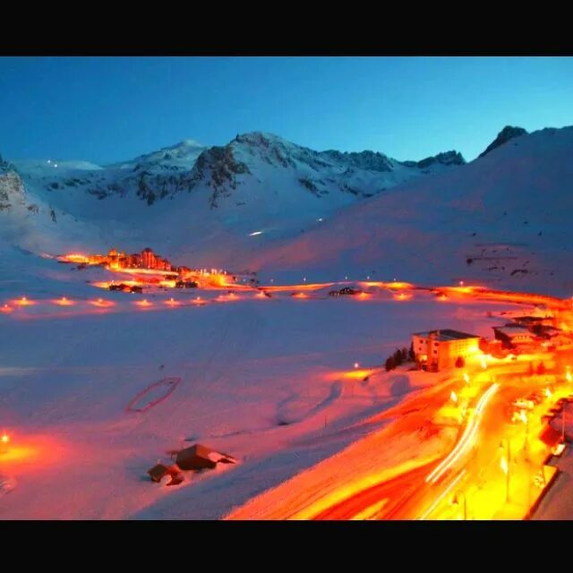 Тинь бизнес. Тинь бизнес. Tignes франция горнолыжный курорт. Тинь ле лак отзывы. Отель residence odalys le hameau du mottaret.