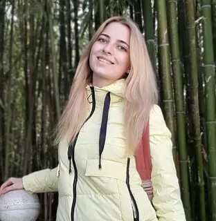 23 летняя девушка