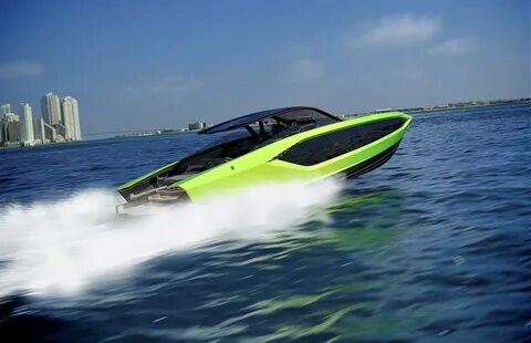 El nuevo Lambo navega: es una lancha deportiva.