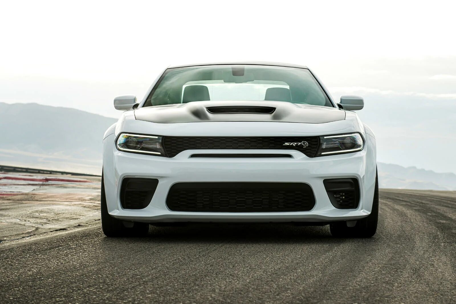 Додж 2025. Додж чарджер 2025. dodge charger srt 2025. додж чарджер срт 2025. dodge charger srt hellcat redeye 2025.