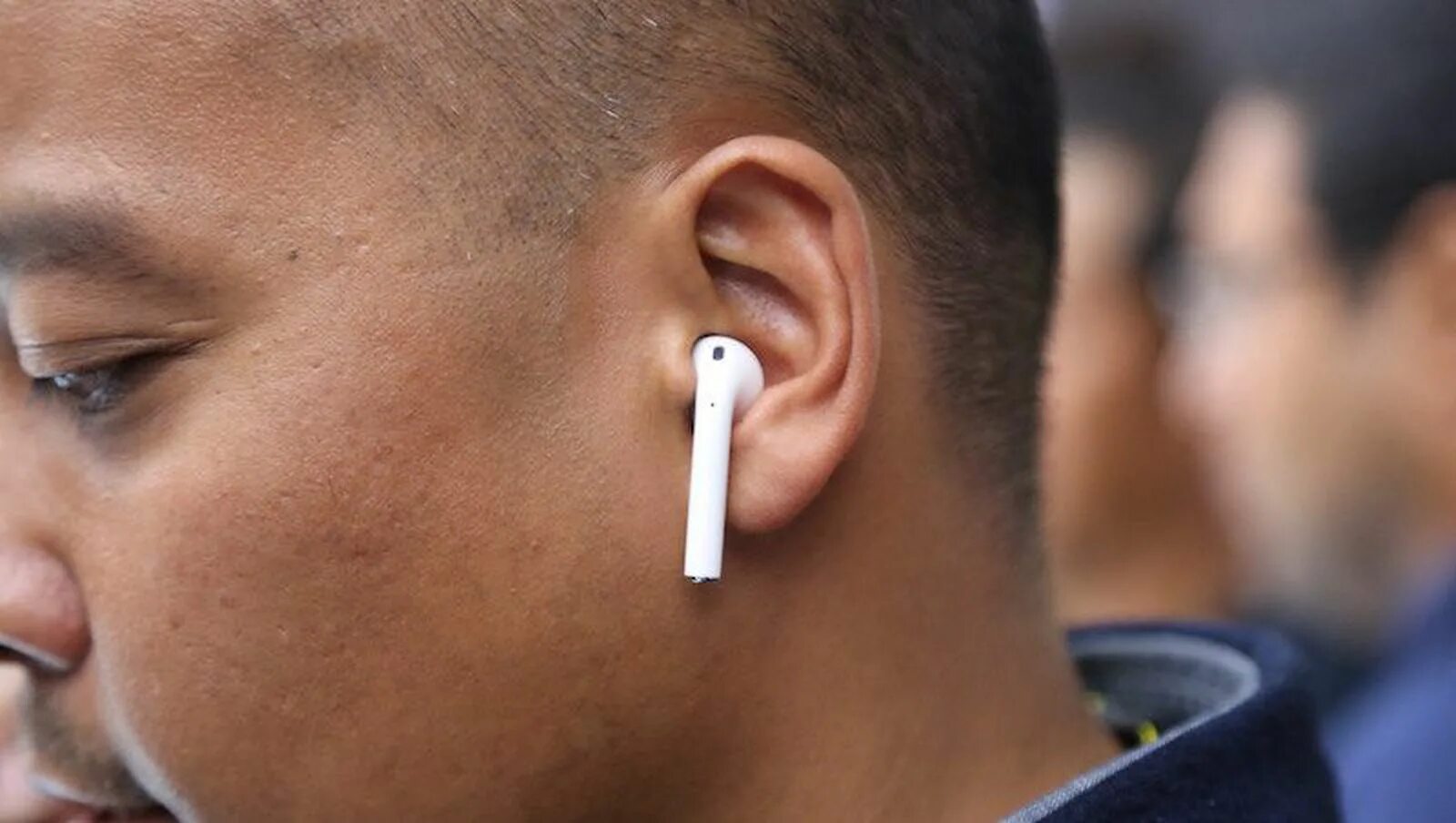 Добавить airpods. Apple airpods in ear. airpods 3 в ухе. наушники аирподс 3 в ухе. apple airpods pro в ушах.
