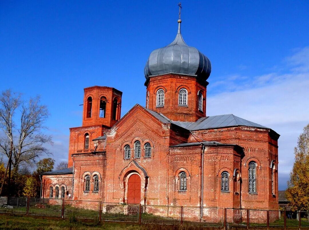 Погода покровское. Село Покровское Калужская область храм Покрова. Покровская Церковь Покровское. Церковь Покрова Евлашево. Милино Покровская Церковь.