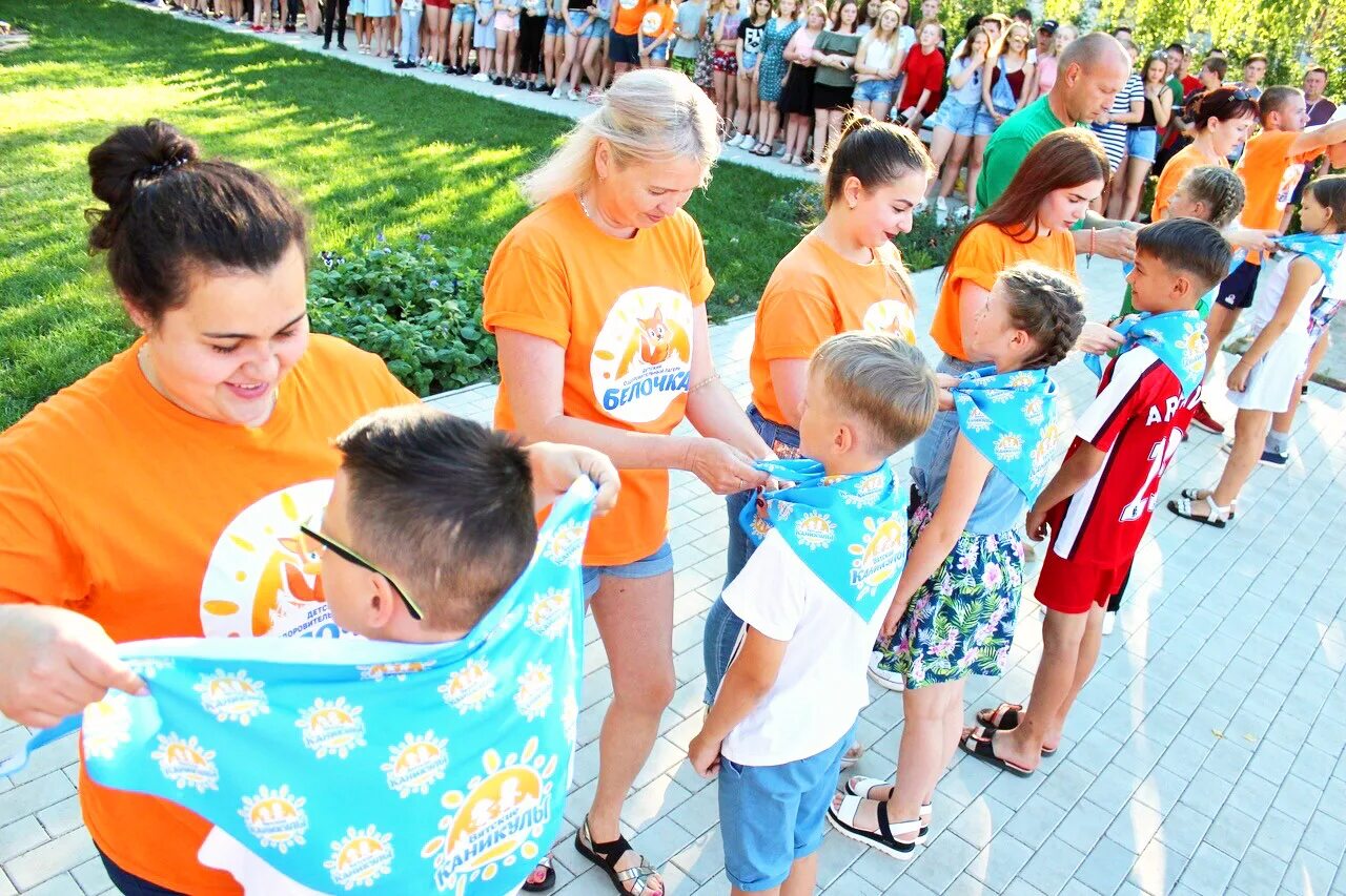 Летний загородный лагерь. Летний лагерь для детей. Дети в лагере. Детский лагерь. Лагерь березка кирово чепецк.