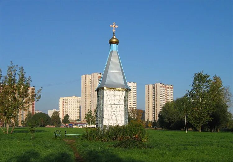 Храм ермогена в тушино. Часовня св. Храма бессребреников космы и дамиана в северном тушине. Храм покрова в братцево. Северное тушино церковь.