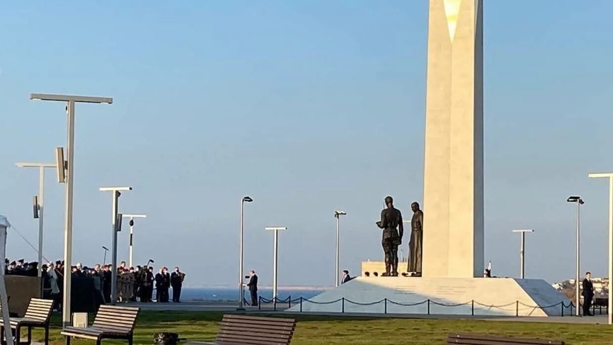 Крым севастополь. Памятник штык и парус в севастополе. 10 севастополь 2014. Севастополь 4 июля 2024. С.